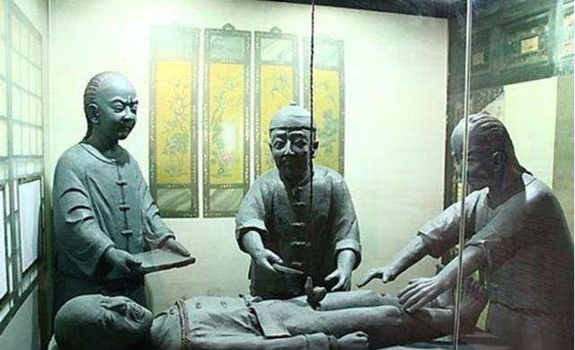 清代最后一名太监是谁? 提到阉割时真后怕, 用过的器械真雷人
