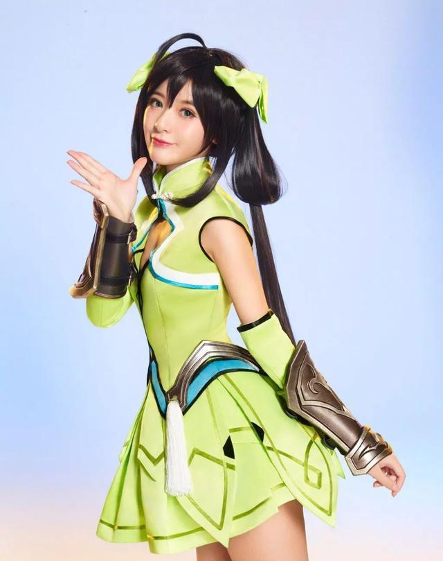 王者荣耀: 当明星cosplay王者荣耀中的英雄, 最后一位有点尴尬