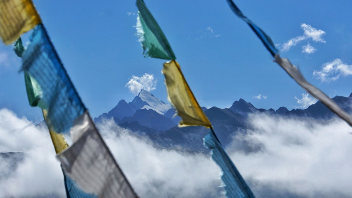 雪宝顶垭口.云慢漫山尖