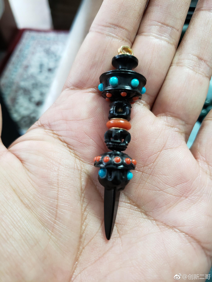 金刚降魔杵,又称普巴杵,是藏传佛教中的一种法器