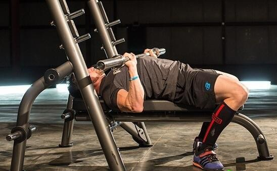 第三点卧推错误、卧推的轨迹不正确