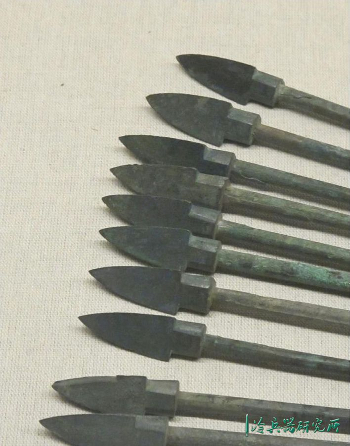 秦弩真的能击穿铠甲吗?冷研实测秦军三棱箭头破甲威力与远射能力