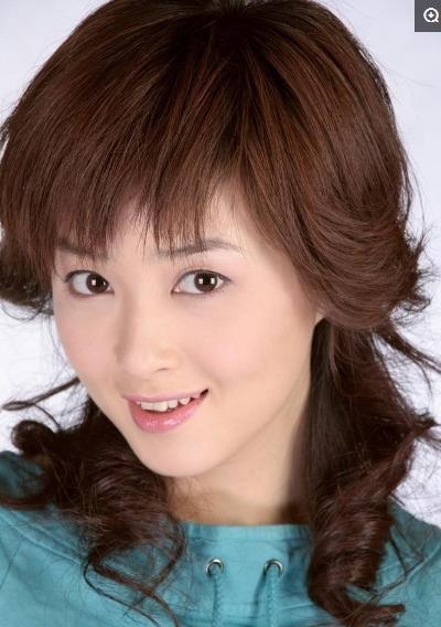 这是12岁时的蒋欣,农村的经典题材电视剧《五男二女》中饰演全月.