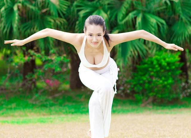 2013年，她担任了全球睡眠日公益活动的宣传大使。