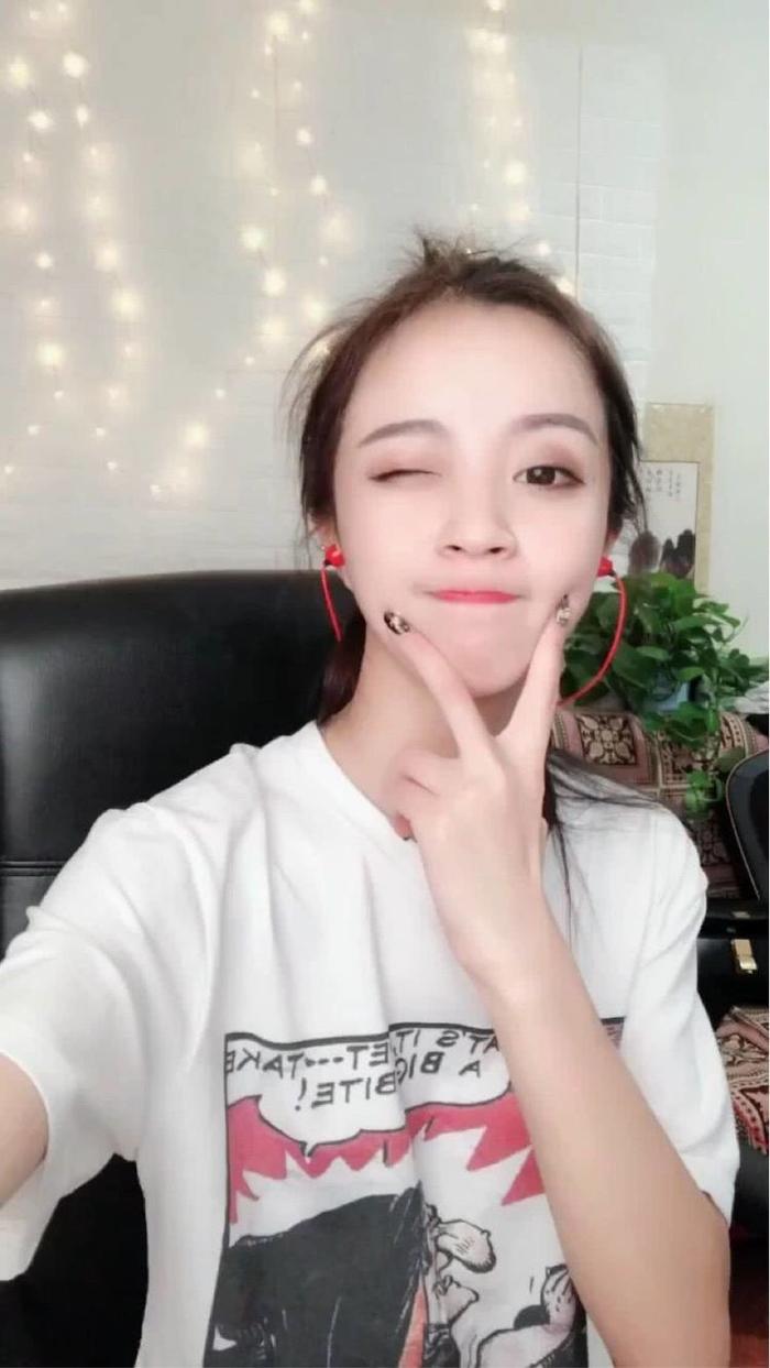 抖音莉哥脚趾头=抖音莉哥跳舞视频