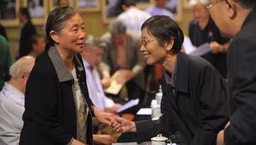 林彪与叶群唯一的女儿林立衡近况照: 头发花白, 面带沧桑|林立衡|林彪|叶群|沧桑|头发_新浪新闻