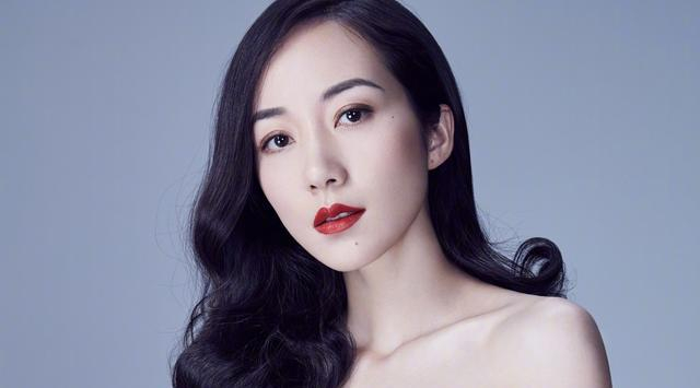 陈坤晒大学同学合照,韩雪晒大学同学合照,都是明星班!
