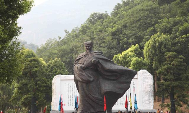 刘备白帝城托孤历史上是如何？《三国志》中是这样描述的