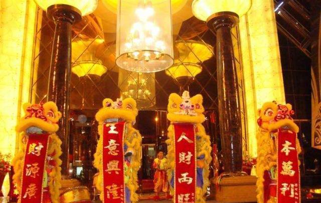 舞狮习俗起源于哪个朝代?|汉章帝|舞狮|金狮|唐太宗|魏武帝_新浪新闻