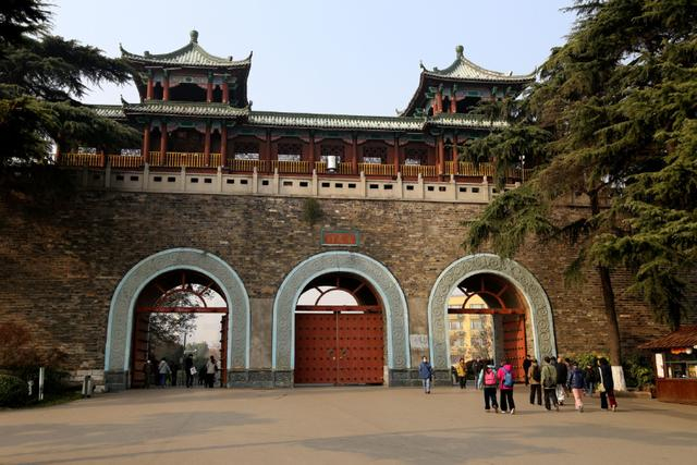 为什么古代城门要往里开?不得不佩服古人智慧!|城门|外敌|士兵|朝外|古人_新浪新闻