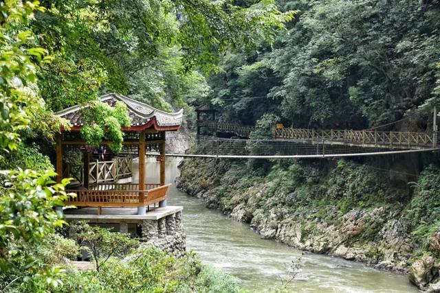 南江大峡谷：除了漂流还有这些你不知道的地方