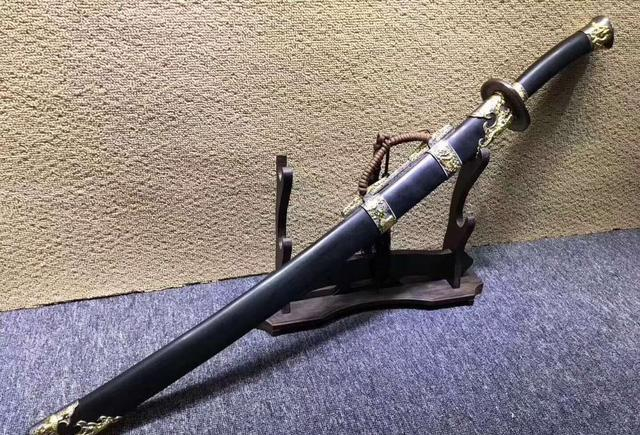 “清刀”是当时清朝满洲王朝时期杀敌用的军刀!|武器|满洲|王朝|图案|木鞘_新浪新闻