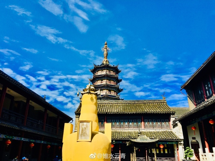“如皋蓝”下，庄严秀丽的定慧寺佛塔！[太开心]