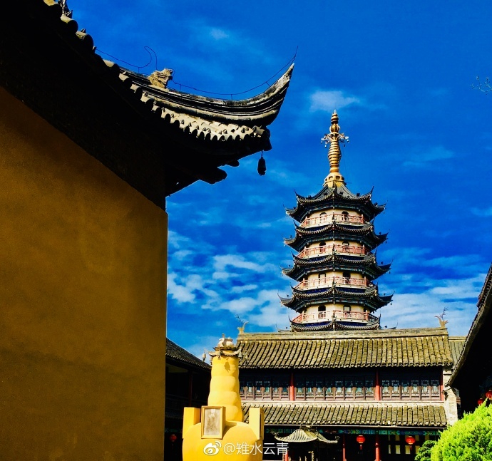 “如皋蓝”下，庄严秀丽的定慧寺佛塔！[太开心]