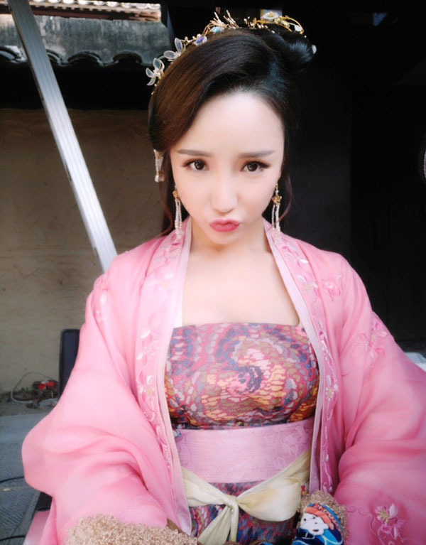 赵本山旗下三大女主播既有亲女儿又有儿媳妇还有徒弟