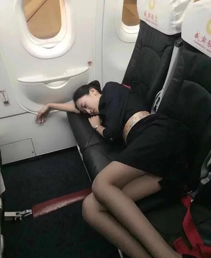 空姐休息室照片, 美丽的外表下藏不为人知的心酸