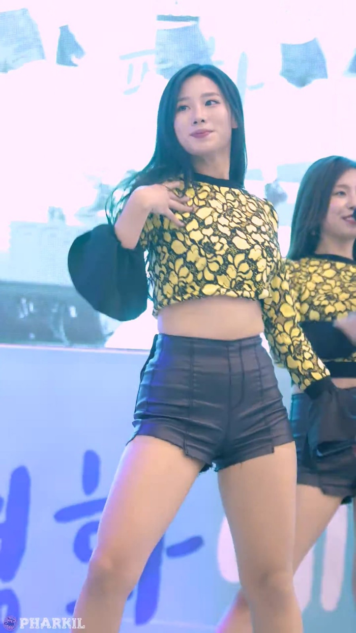 饭拍Berry Good女团赵贤,演唱会现场热舞,真有魅力