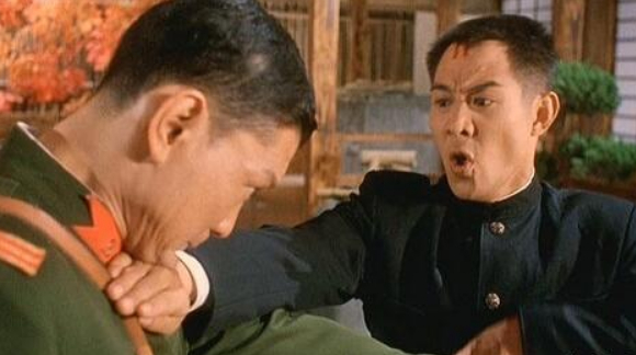 拳王周比利是他“小弟”，还曾偷袭过李小龙，现实中却如此低调！