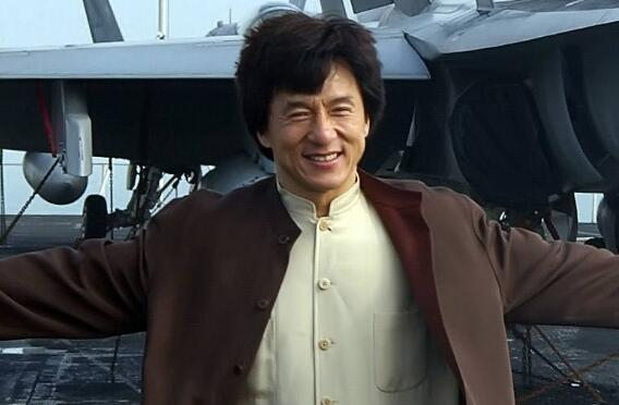拳王周比利是他“小弟”，还曾偷袭过李小龙，现实中却如此低调！