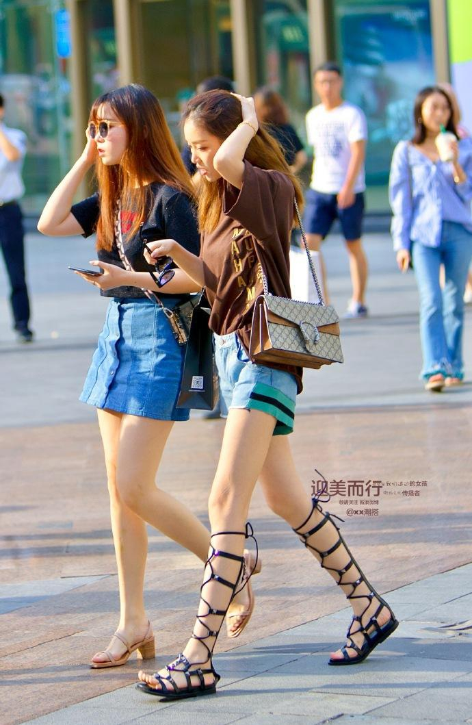 街拍时尚秀: 路人美女之夏日街拍经典回顾第三期!|街拍|经典|时尚秀_新浪新闻