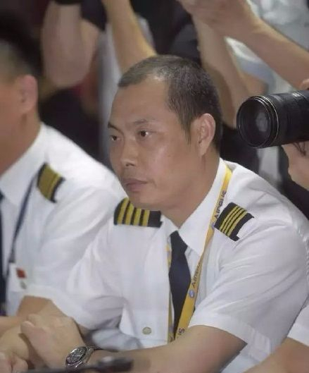 中国的萨利机长刘传健,到底是什么来路?