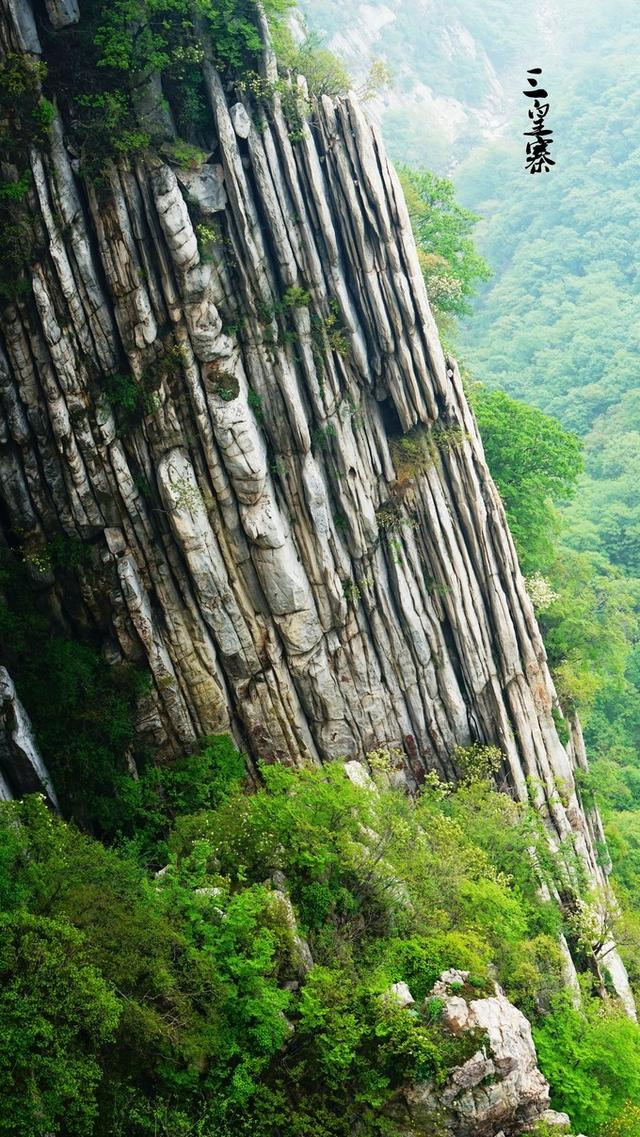 少林寺不值？野线穿越河南天然山寨！悬挂于山腰，山石如书页！|三皇寨|嵩山|禅院|山脊|栈道_新浪新闻