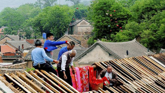 史上最全的建房上梁仪式,读完自己当大师傅!|上梁|建房|仪式|主人|匠人_新浪新闻