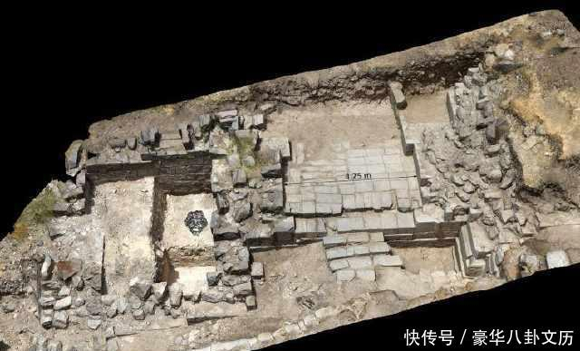 考古学家发现2000年前半人半羊希腊神“潘”的圣所之门!|希腊|面具|考古学家|研究人员|青铜_新浪新闻