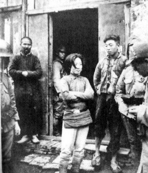 被日军俘虏的东北义勇军抗日英雄杨淑珍(女18岁) 杨威德(男)抗日英雄