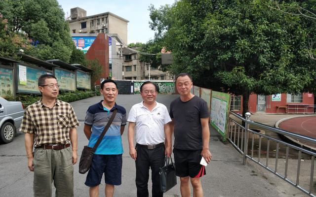 益阳老年教育研究会:调研益师附小化解大班额情况