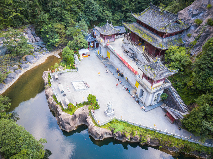 与济南三大名胜同名，却又浑然天成，遂昌千佛山，绿意禅禅_新浪新闻