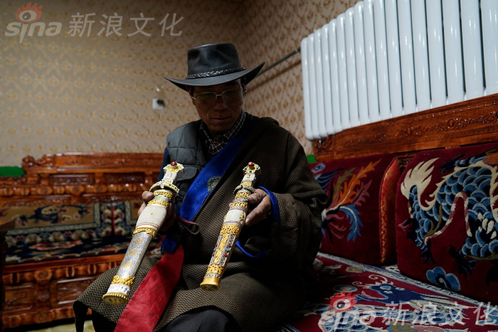 百年传承的安冲藏刀告诉你,冷兵器也可以美成这样|藏刀|刀柄|技艺|刀身|玉树_新浪新闻