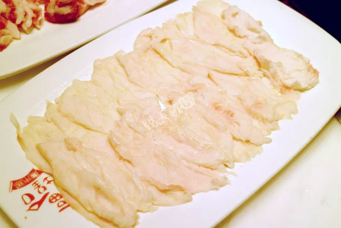 潮汕对牛肉有一套专业名词，吊龙伴、匙柄、匙仁、牛胸朥，有听没有懂