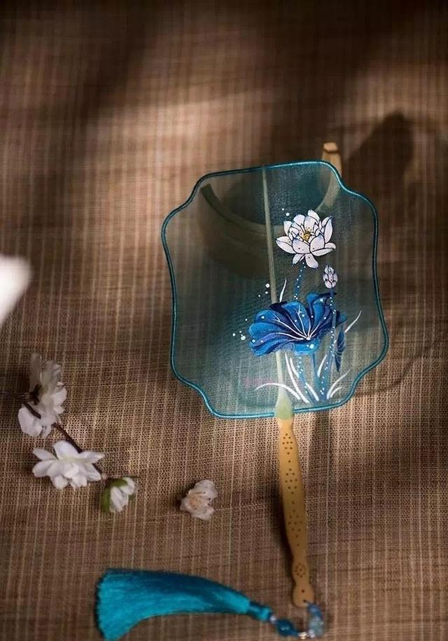 古风花卉团扇欣赏——歌尽桃花扇底风_新浪新闻