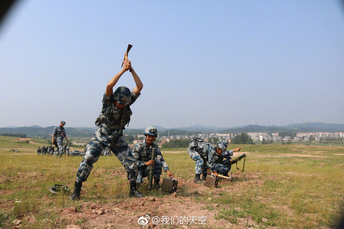 中国炮兵,战无不胜!我是中国炮兵,我为祖国安宁代言!