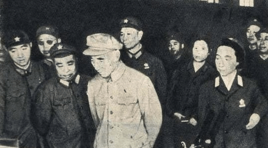 林彪和叶群的珍贵合影, 第三张是全家福, 最后一张令人唏嘘_新浪新闻