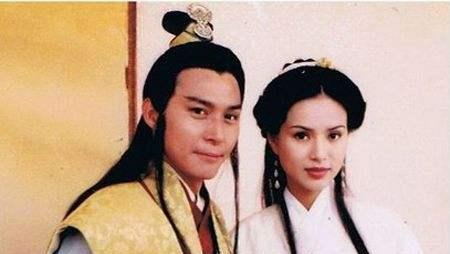 金庸作品天龙八部中最神秘的男主: 慕容复的年龄一直是个谜?