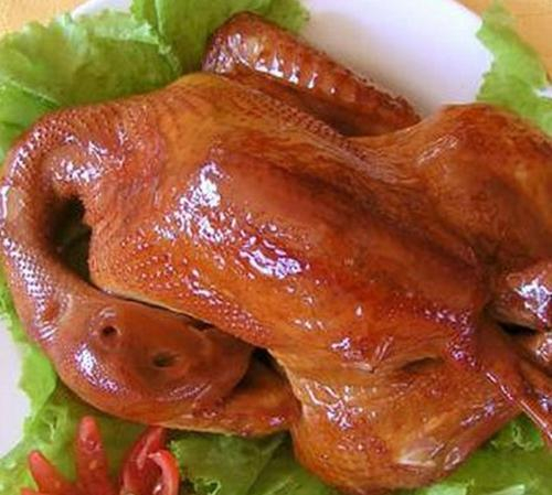 安徽名吃: 符离集烧鸡 鸡色泽金黄, 肉酥脱骨, 滋味鲜美