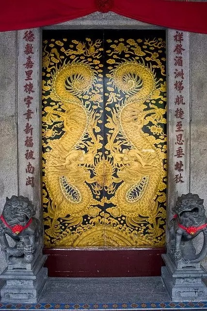 传统建筑中的中国门