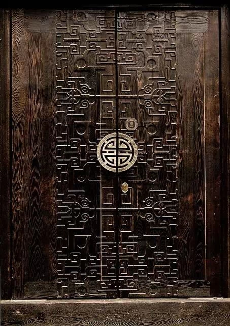 传统建筑中的中国门