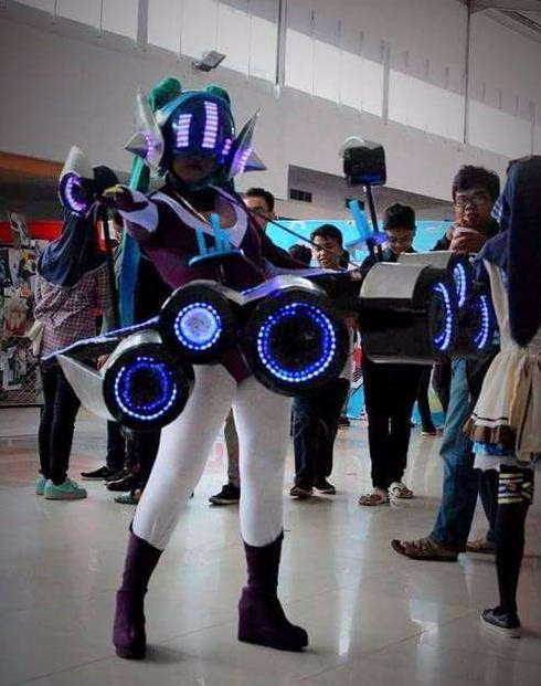 英雄联盟娑娜cosplay,DJ琴女真的很酷,电玩女神皮肤也很nice!