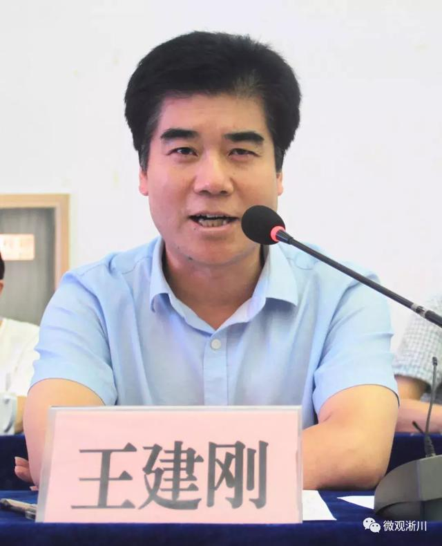 淅川县一高校长王建刚:敢担当,重在做|淅川|志向|学校|县委|县长_新浪新闻