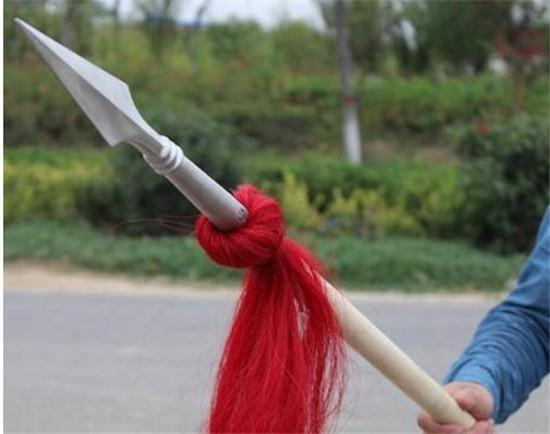 红缨枪上的“红缨”是作何用？不只为了装饰|红缨|红缨枪|武器_新浪新闻