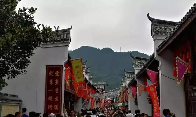 隐藏于镇安山涧的这座古镇，让你感受岁月的风霜|安康|云盖寺|云盖寺镇|镇安|古镇_新浪新闻