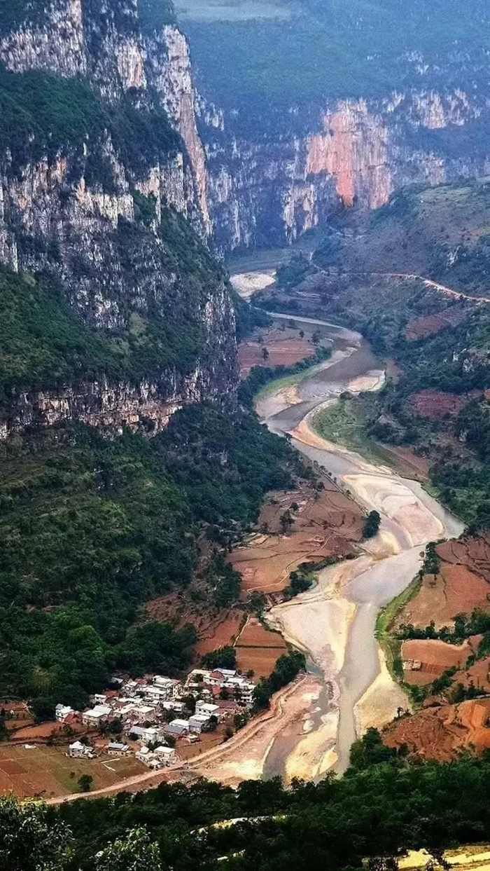 世界上最迷人的地球裂缝,宣威尼珠河大峡谷,藏在深山的绝世美景|瀑布|秘境|溶洞|贵州|奇石_新浪新闻