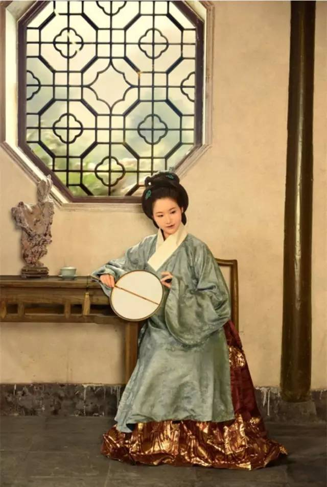 汉服为什么是右衽?汉人为什么要这么穿?_新浪新闻