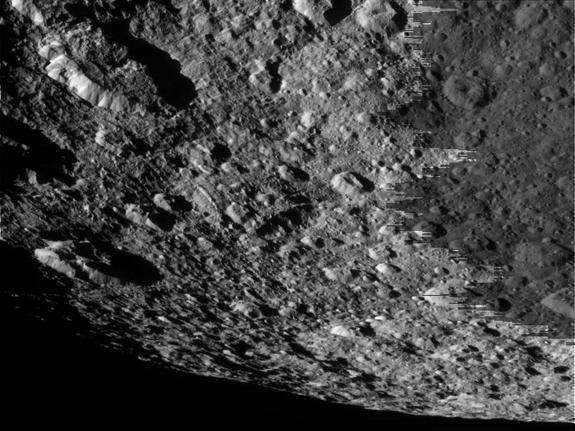 天文小知识：土星的卫星-土卫五，带您一起了解些它的奥秘|卡西尼|NASA|撞击坑|探测器|半球_新浪新闻