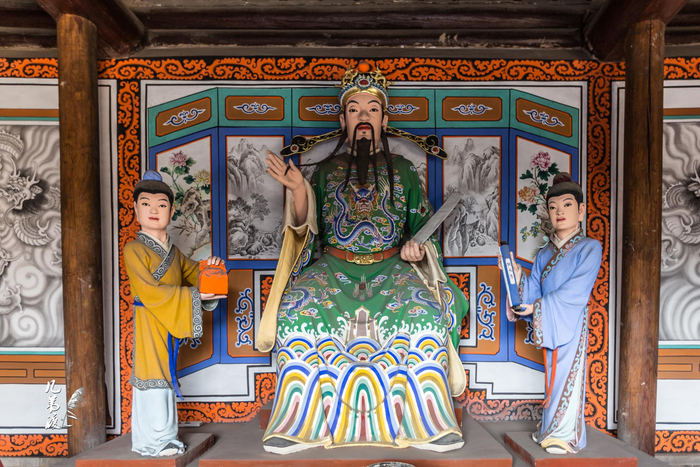 文昌宫，供奉文昌帝君，也是驿城子弟学校