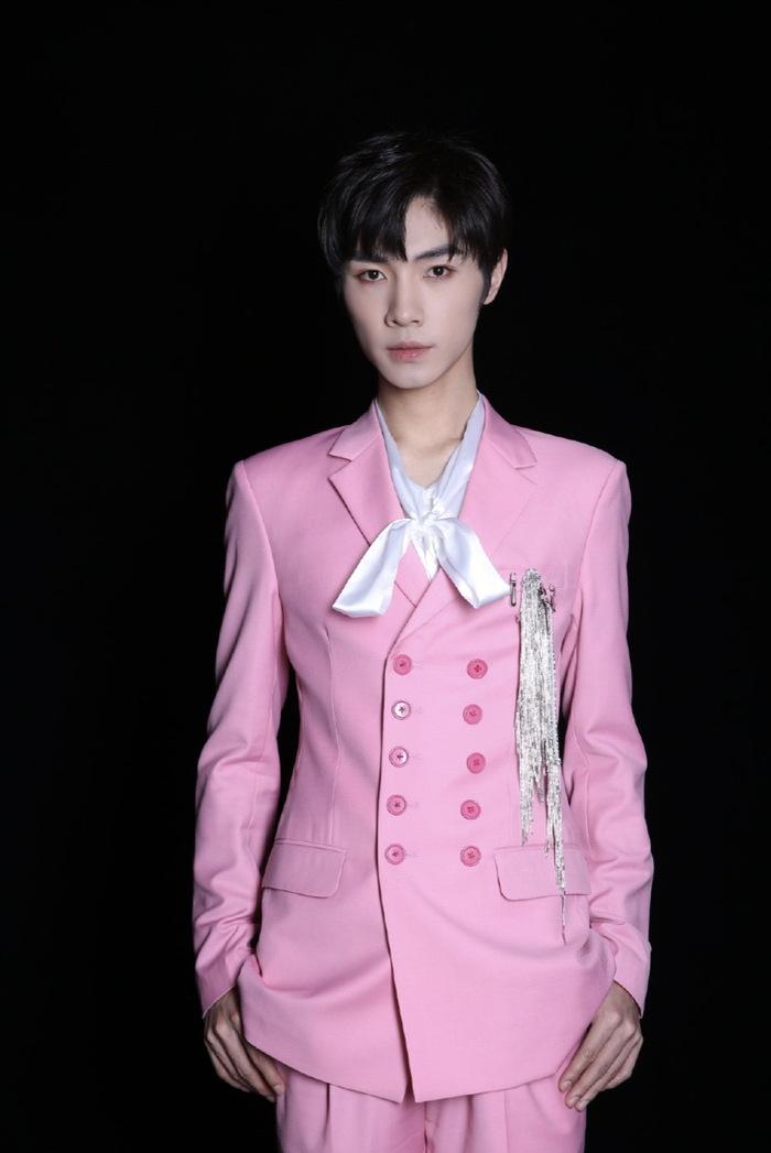 苍天啊大地啊!这是哪里来的小王子啊孩子咋这乖