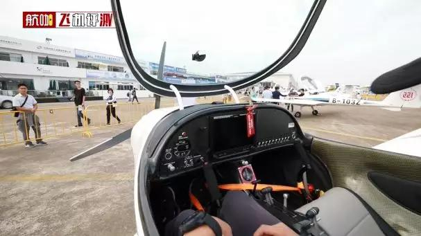 飞机评测:浙江造运动飞机FM250，全中文界面配整机降落伞售150万|降落伞|飞机|浙江